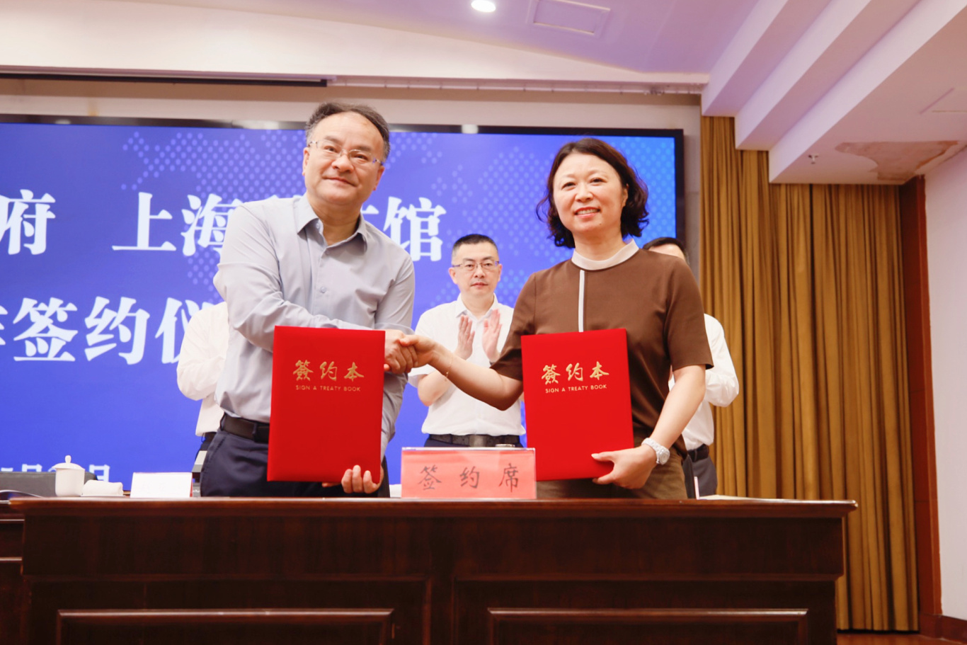 签约.JPG